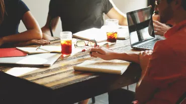 reunião; networking; trabalho